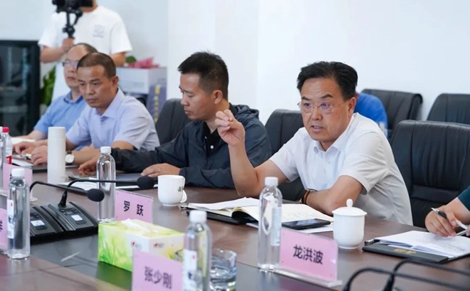 中国贸促会副会长张少刚率队考察红星3.jpg