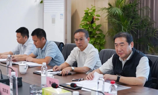 中国贸促会副会长张少刚率队考察红星2.jpg