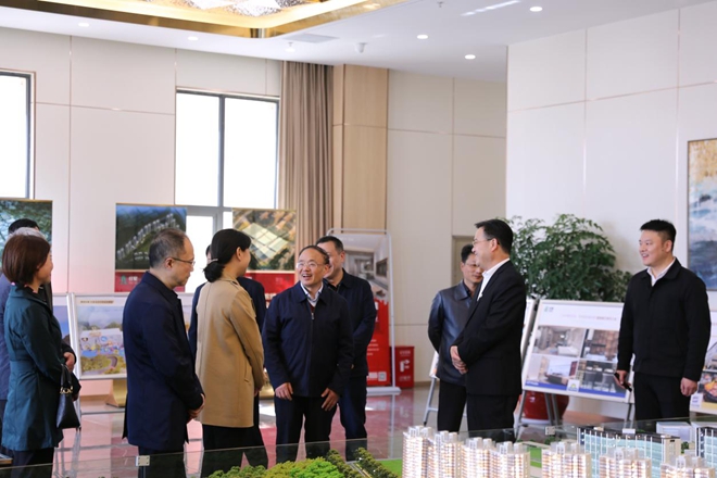 省人大常委会党组成员、副主任彭国甫调研红星2.jpg