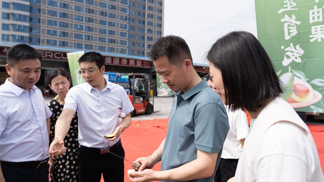 中国—肯尼亚牛油果湖南首柜接收仪式5.jpg